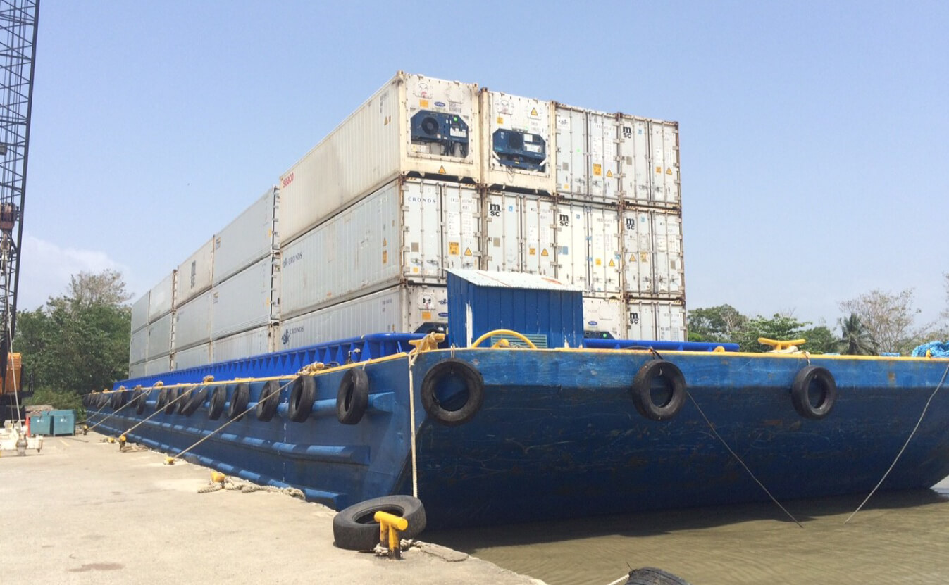 Construction and maintenance of barges, pallet barges, container barges, and tugboats, meeting the standards established by the Colombian Maritime Authority (DIMAR).